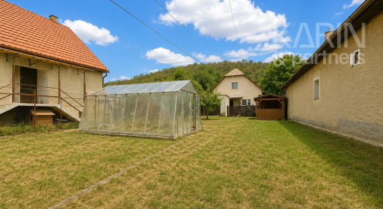 Rodinný dom s garážou a romantickým posedením pri rieke Krupinica (Zvolenská cesta, Krupina)