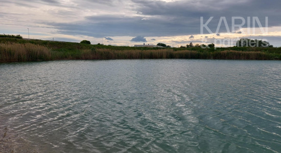 Rovinatý stavebný pozemok 1 116 m2, všetky IS, možnosť rozdelenia na 2 pozemky