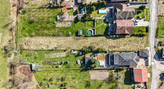 Stavebný pozemok s rozlohou 1758 m² v obci Lošonec.