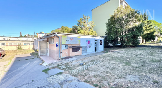 PREDAJ: MULTIFUNKČNÝ PRIESTOR 24 M² S PARKOVANÍM