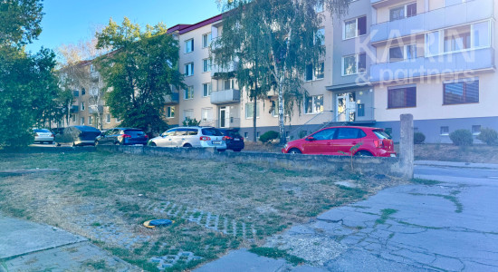 PREDAJ: MULTIFUNKČNÝ PRIESTOR 24 M² S PARKOVANÍM