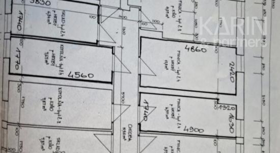 Unikátny 3-izbový byt s balkónom, krbom, vlastným pozemkom (185 m²) a dvoma prístreškami na auto v Medzibrode