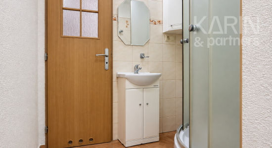 Kompletne zrekonštruovaný a zariadený 1-izbový byt (39 m²) vo Zvolene – Záhonok