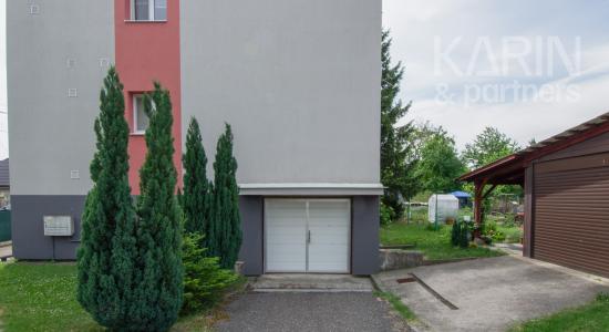 Na predaj 2 izbový byt v len 9 km od Šamorína s garážou a dvoma záhradkami, kompletná rekonštrukcia
