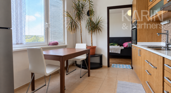 3-izbový byt 75,5 m² s 2 klimatizáciami, šatníkom a balkónom – Tlmače, Lipník ul.Lipová