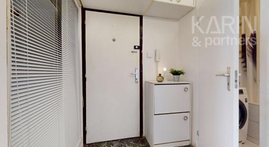 SVETLÝ KOMPLETNE ZARIADENÝ 3I BYT S PRESKLENOU LODŽIOU A PIVNICOU