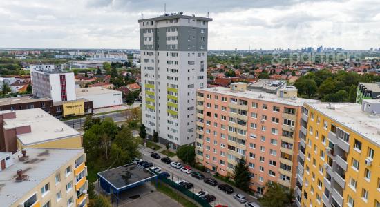 SVETLÝ KOMPLETNE ZARIADENÝ 3I BYT S PRESKLENOU LODŽIOU A PIVNICOU