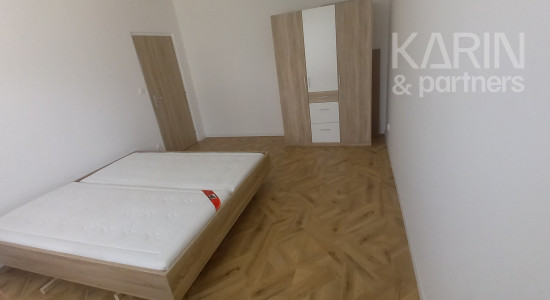 PRENÁJOM | Zrekonštruovaný 3-izbový byt s balkónom ( aj samostatné izby ) – Bratislava - Kramare.