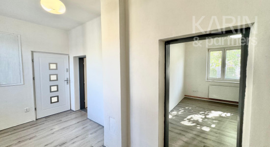 ZREKONŠTRUOVANÝ DOM 3+KK SO ZÁHRADOU, Holíč