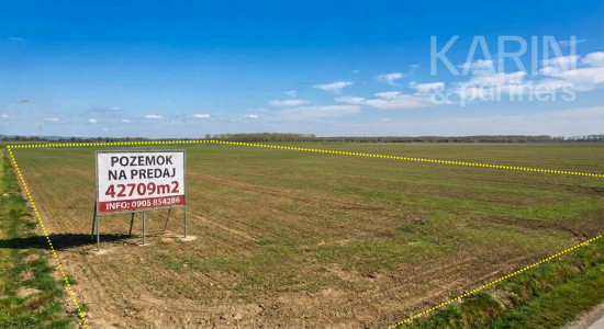 EXKLUZÍVNE: DEVELOPERSKÝ POZEMOK cca. 42709m2, k.ú.Neverice /NITRA 14km/