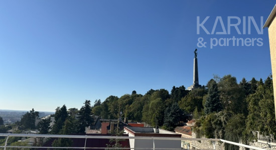 Veľkomtrážna vila pod Slavínom na predaj