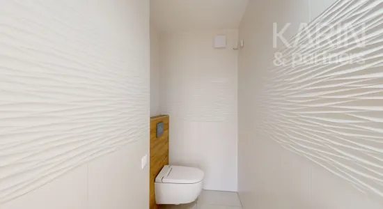 Zrekonštruovaný 3 podlažný rodinný dom na Hradnom kopci