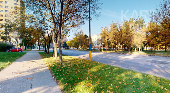 SVETLÝ ČIASTOČNE ZREKONŠTRUOVANÝ 3I BYT S LODŽIOU A PIVNICOU