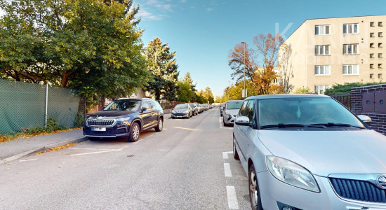 Samostatná garáž pod bytovým domom– Včelárska ulica Ružinov