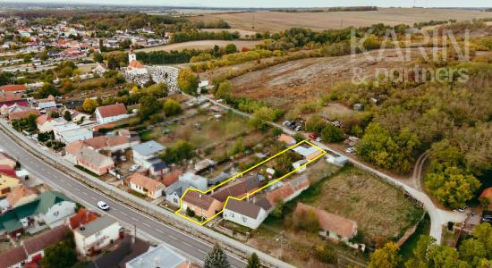 3i rodinný dom po rekonštrukcii s letnou kuchyňou a dieľňou v meste Šaštín-Stráže