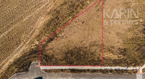 Stavebný pozemok 559 m² v obci Dlhá