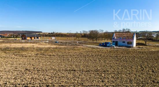Stavebný pozemok 559 m² v obci Dlhá