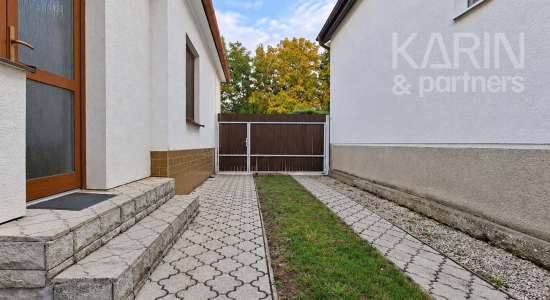 5-izbový dvojgeneračný rodinný dom s dvoma samostatnými vstupmi– VEĽKÝ GROB