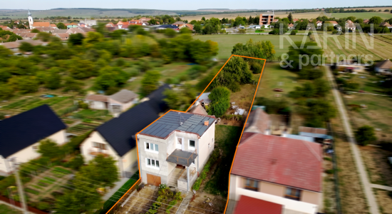 Rodinný dom s vinnou pivnicou a veľkým pozemkom v Gbeloch, ul. Prof. Čárskeho
