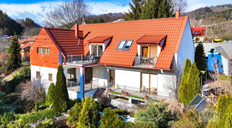 ZABEHNUTÝ APARTMÁNOVÝ DOM S 5 APARTMÁNMI A KRÁSNOU ZÁHRADOU A POZEMKOM 1564M2 BANSKÁ ŠTIAVNICA