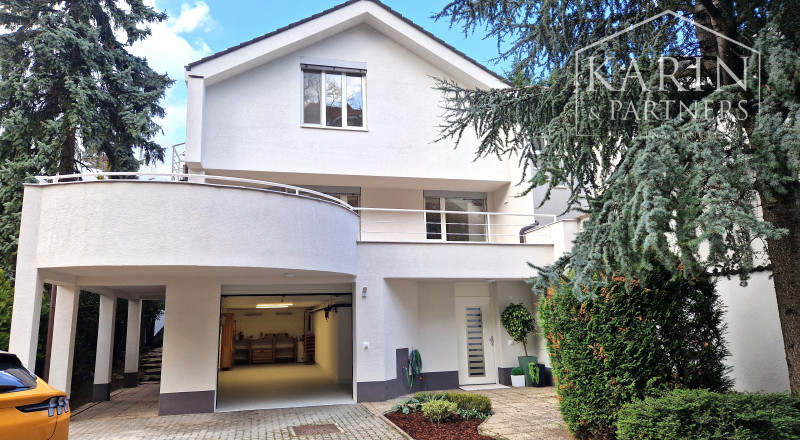 3 podlažná mestská vila na Hradnom kopci | Bratislava - Staré Mesto