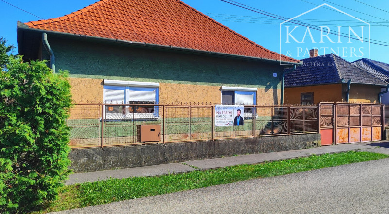 Rodinný dom s veľkým pozemkom | Trnovec nad Váhom