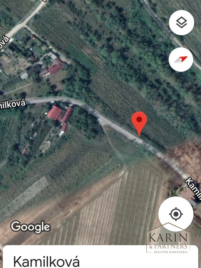 NA PREDAJ  POZEMOK NA INVESTÍCIU BRATISLAVA –RAČA , KAMILKOVÁ UL.