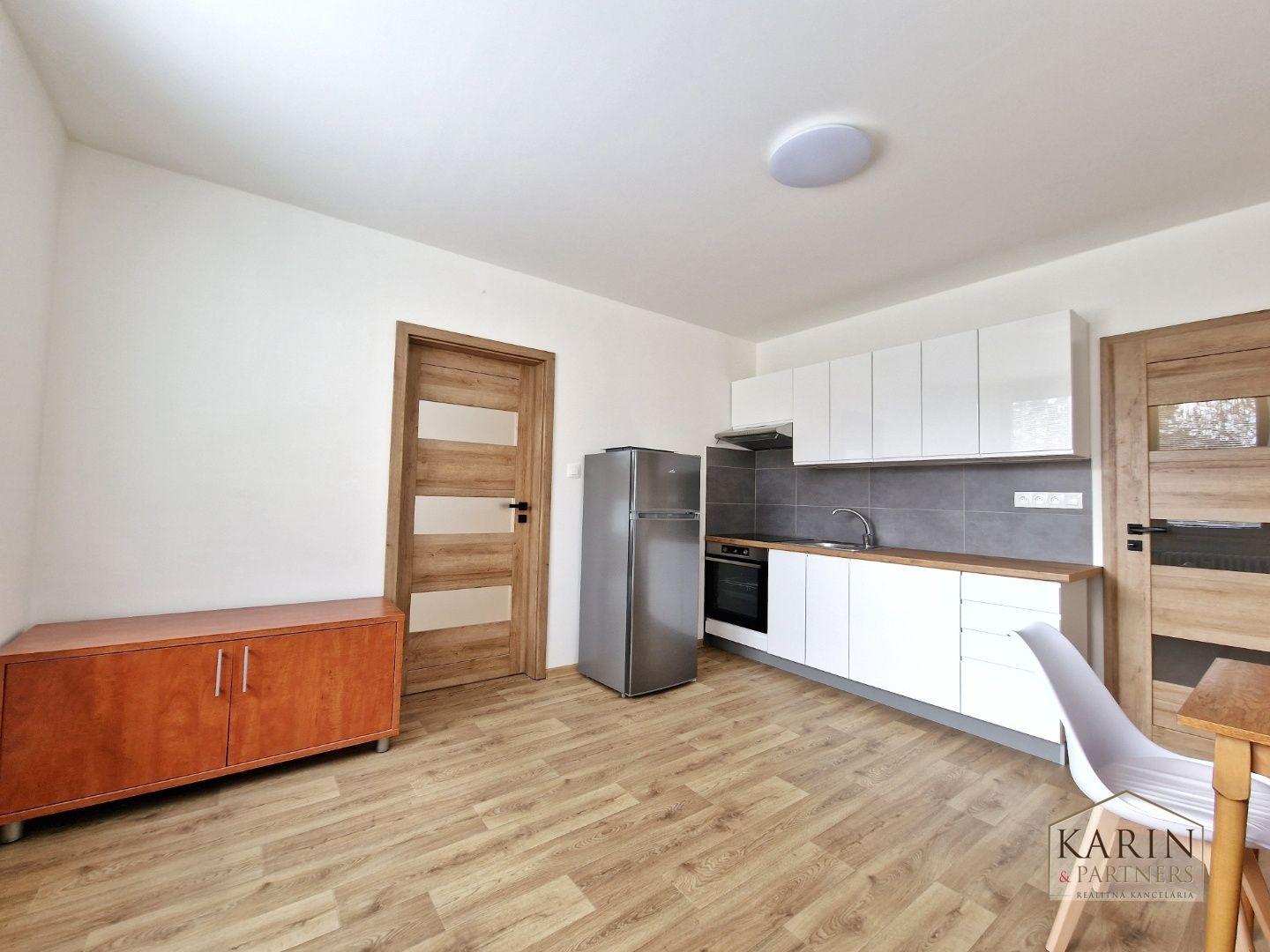 SLNEČNÝ 1-IZBOVÝ BYT NA PRENÁJOM – SKALICA