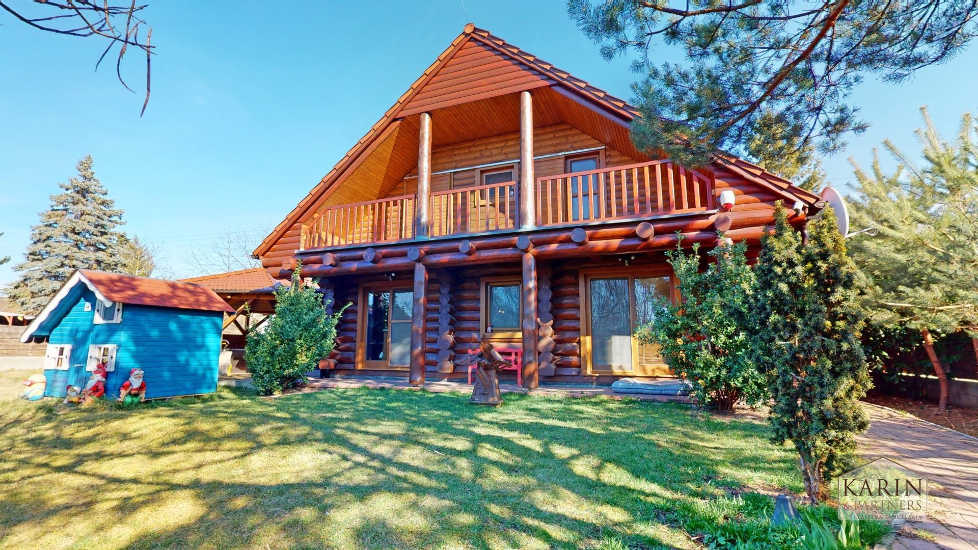 Predaj – Atraktívny zrubový rodinný dom s osobitou atmosférou - Devínska Nová Ves. BA IV- TOP PONUKA !