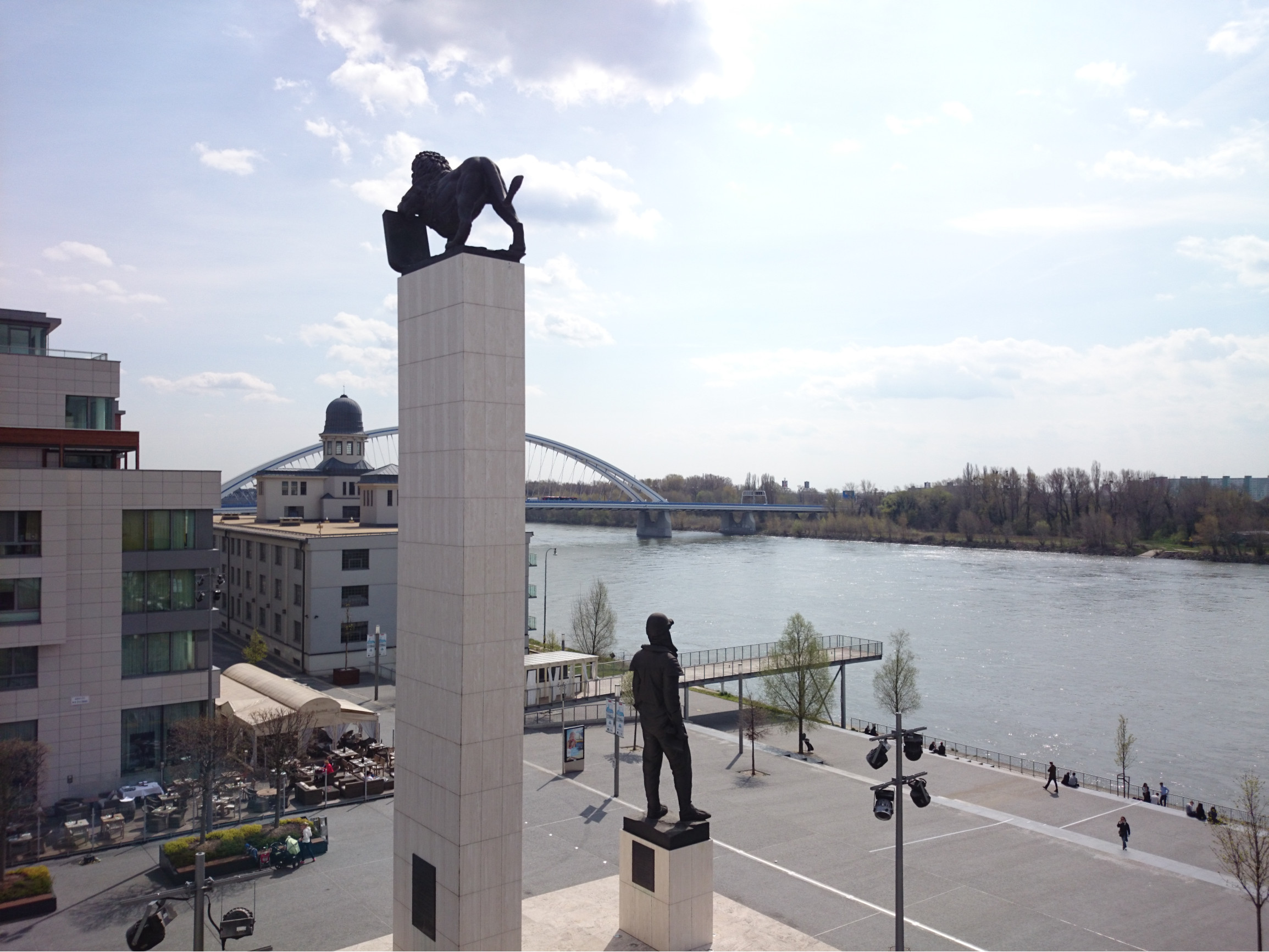 Prenájom - 2 izbový byt  v komplexe Eurovea - Pribinova ul. Exkluzívne!