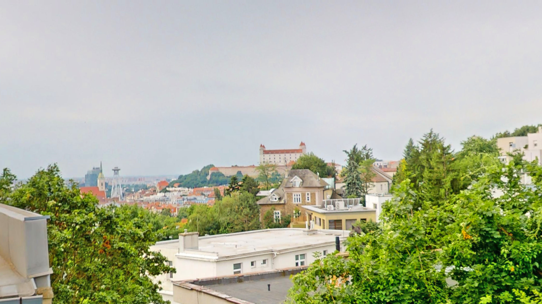 5 izbový  byt pod Slavínom