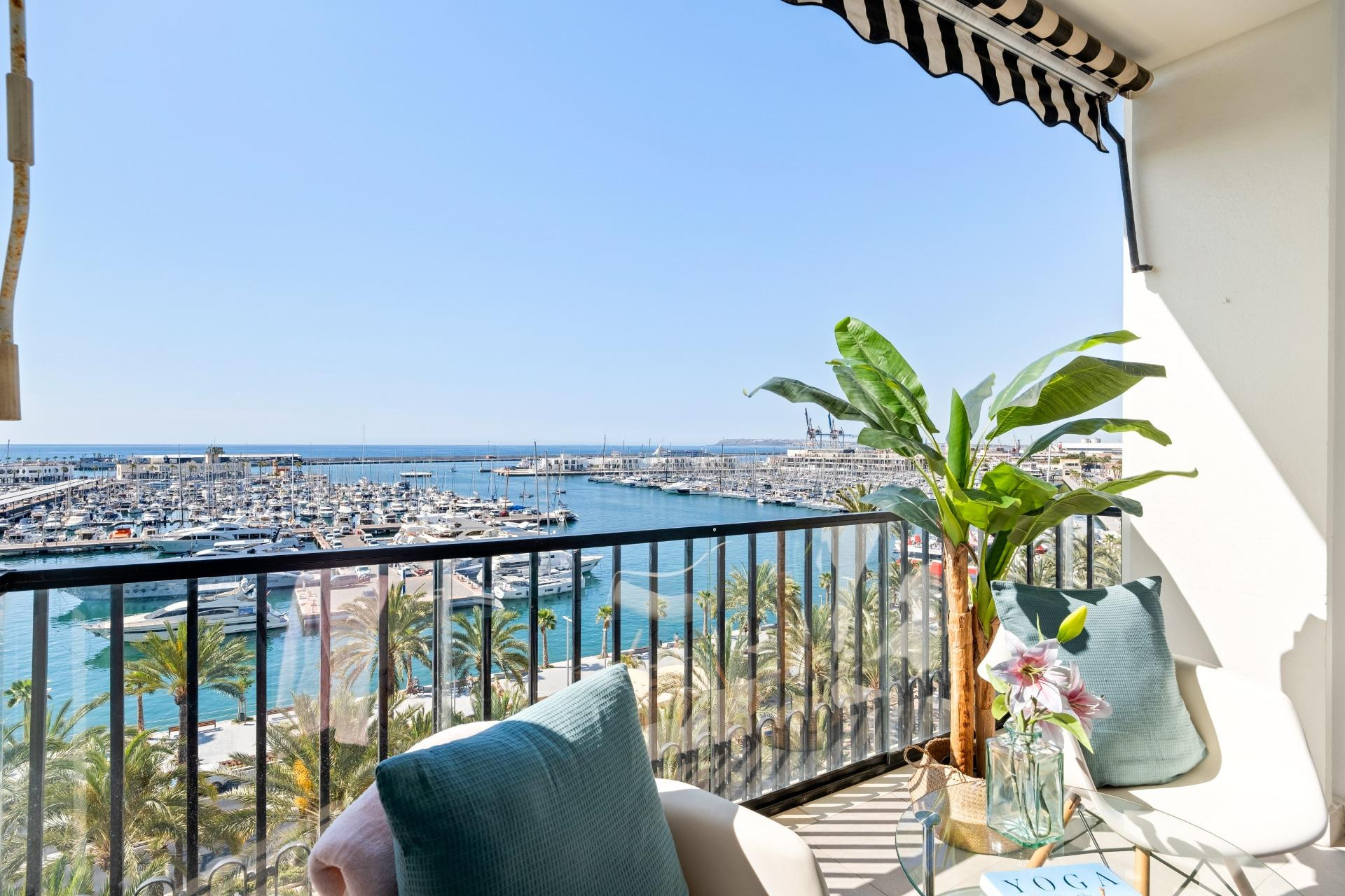 Exkluzívny 4-spálňový APARTMÁN na pobreží