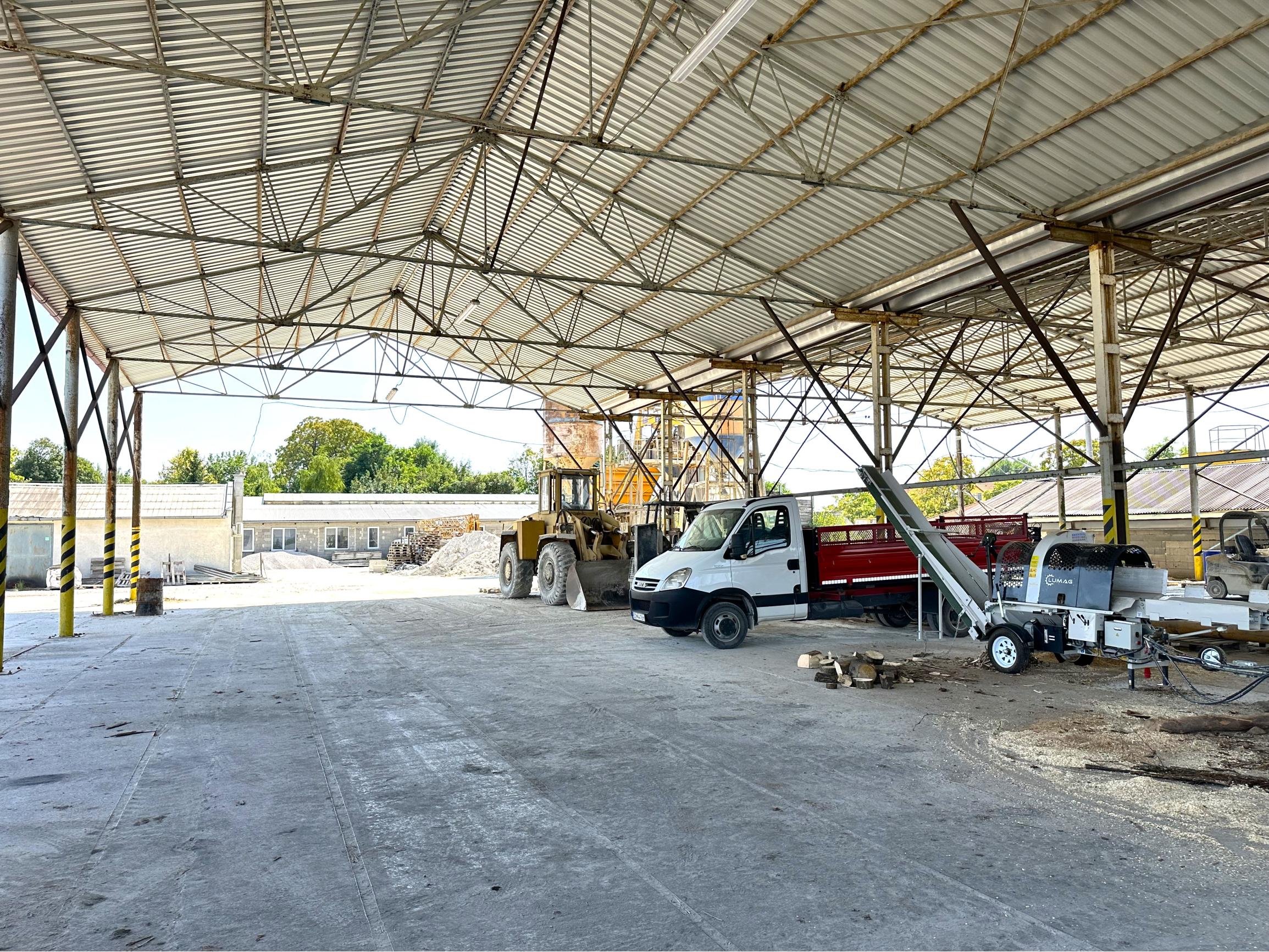 Investičná nehnuteľnosť - VÝROBNÝ AREÁL - SKLADY