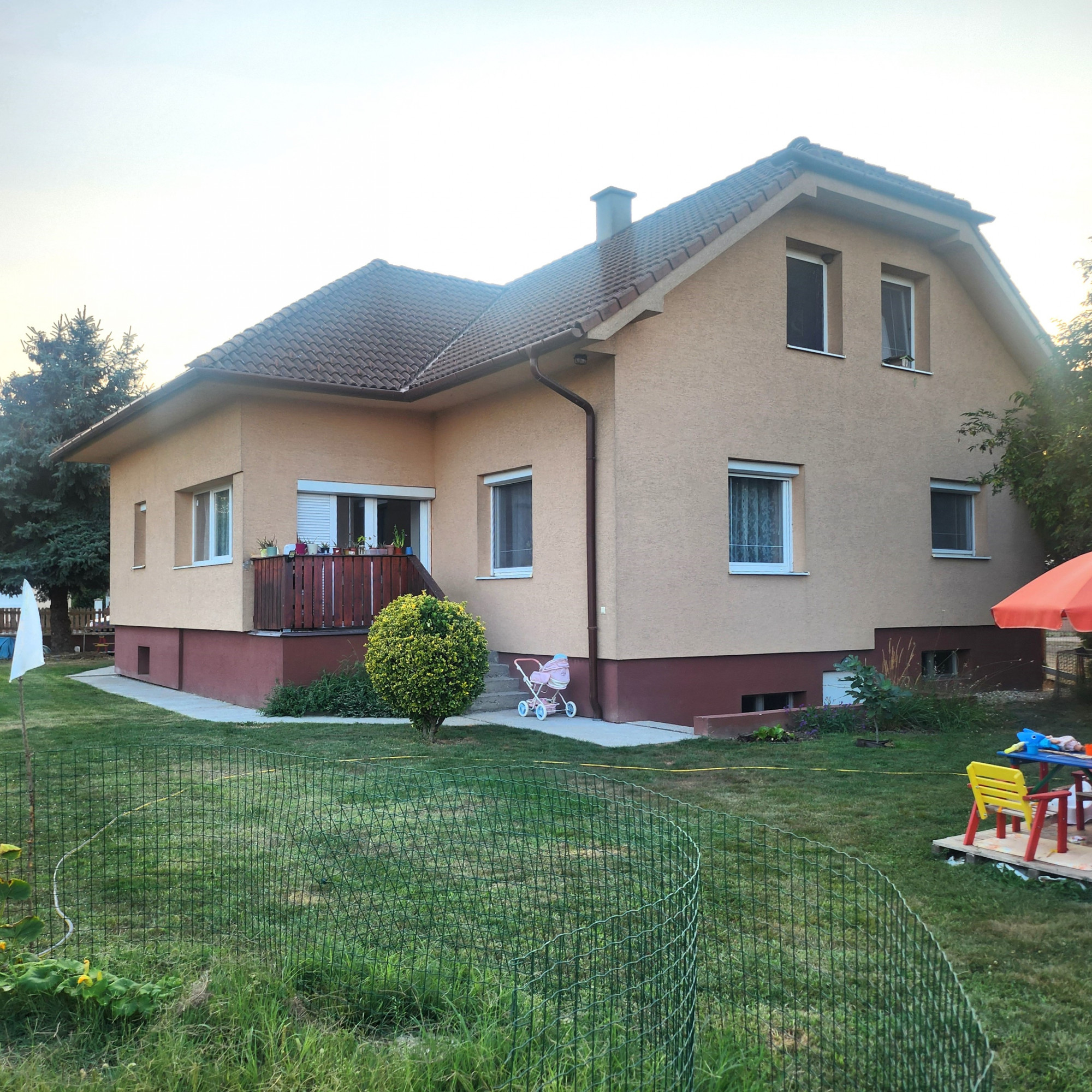 Predaj  6 izbový  rodinný dom Dunasziget - Maďarsko.