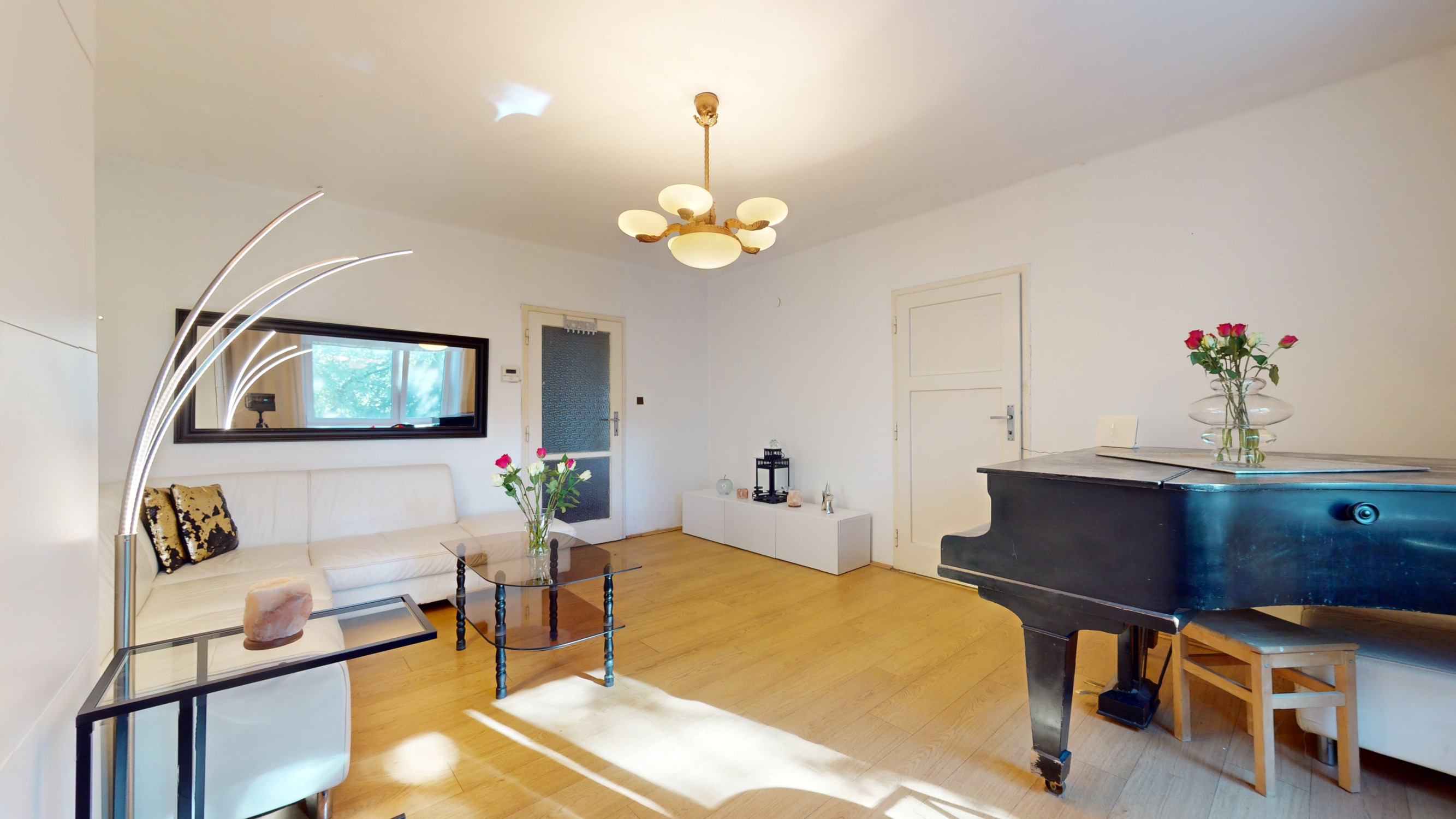 REZERVOVANÝ - Rodinný dom na lukratívnom mieste v Bratislave -  Koliba, Jeséniova ulica.