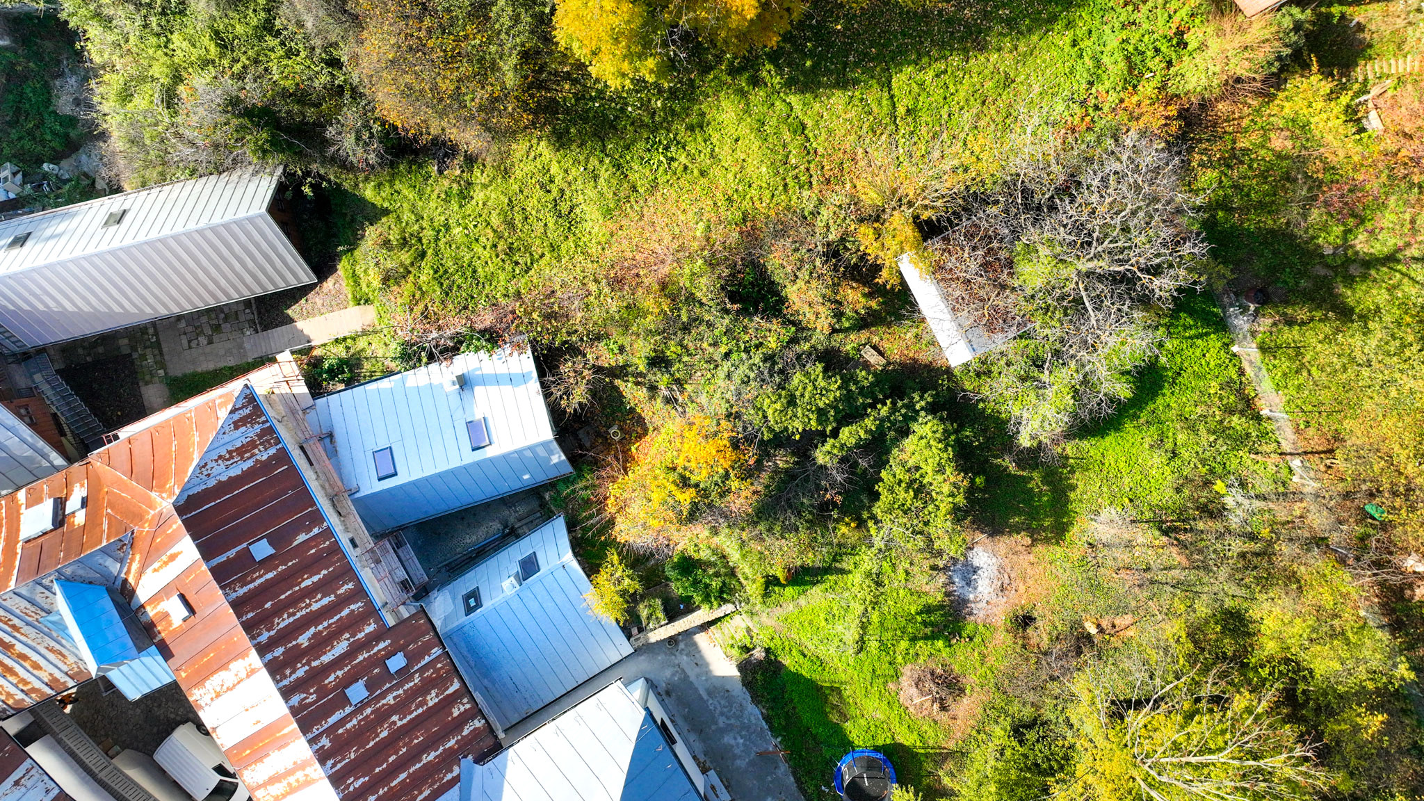 Dva apartmánové domy so záhradou a altánkom v historickom centre Banskej Štiavnice
