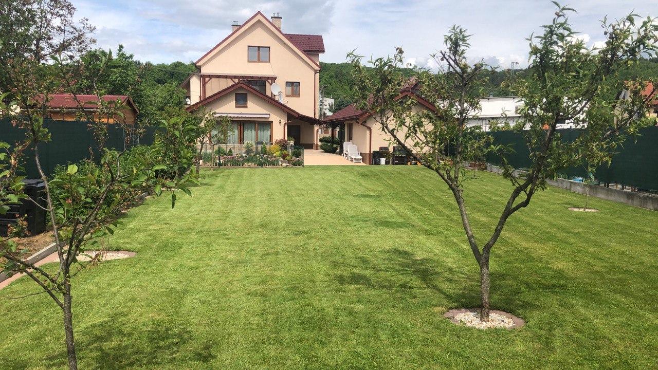 Predaj – Rodinný dom 9 izbový s pozemkom 1130m2 v obci Vlkanová okr. Banska Bystrica.