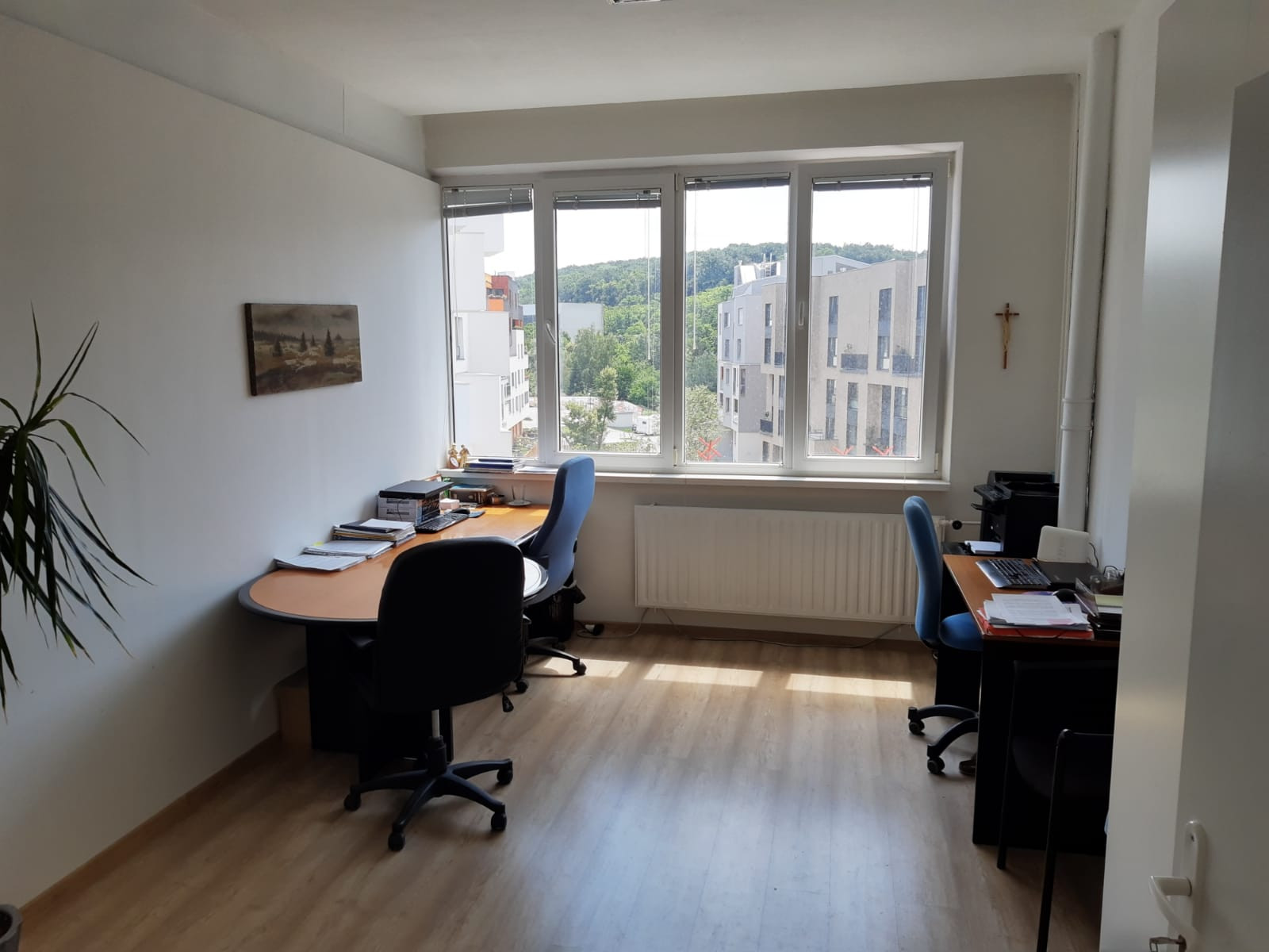 Prenájom klimatizovaná kancelária 18 m2, ul. Polianky, BA IV., Dúbravka