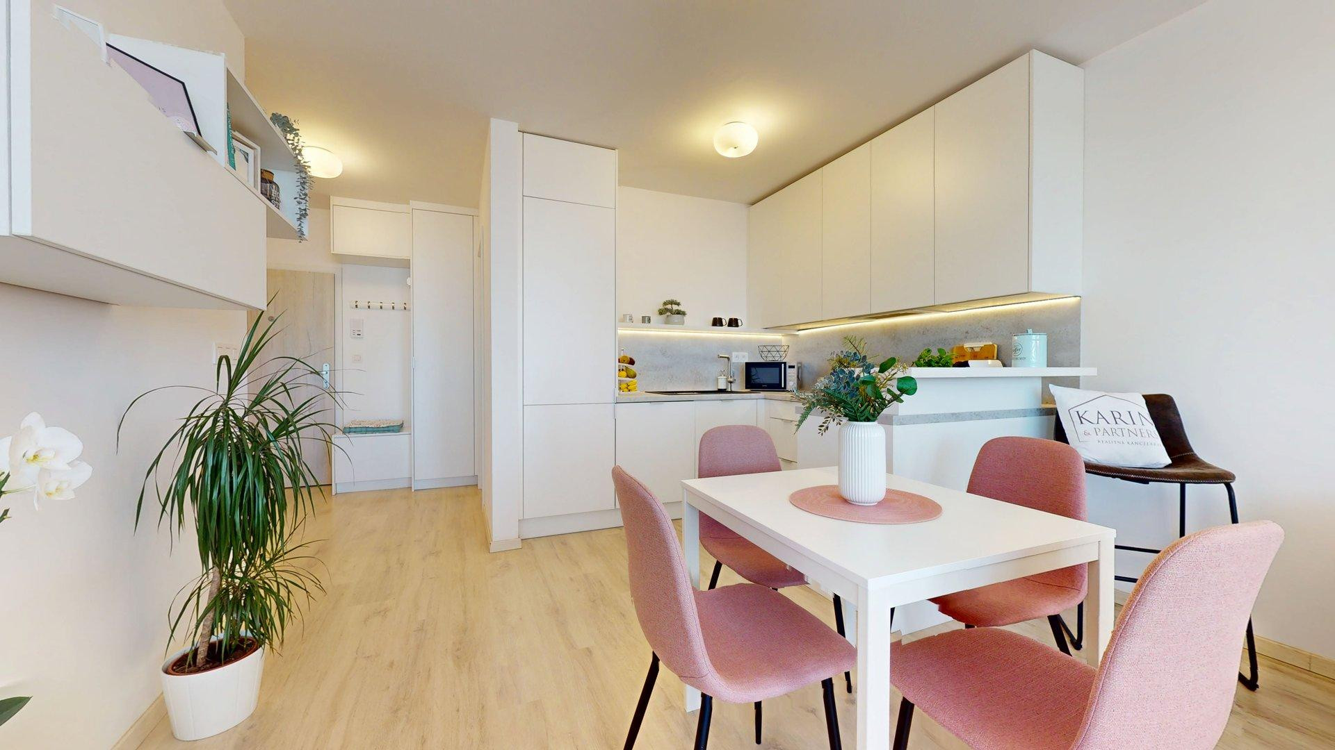 REZERVOVANÉ- Zariadený 2i. byt | loggia | šatník | parking | Malé Krasňany