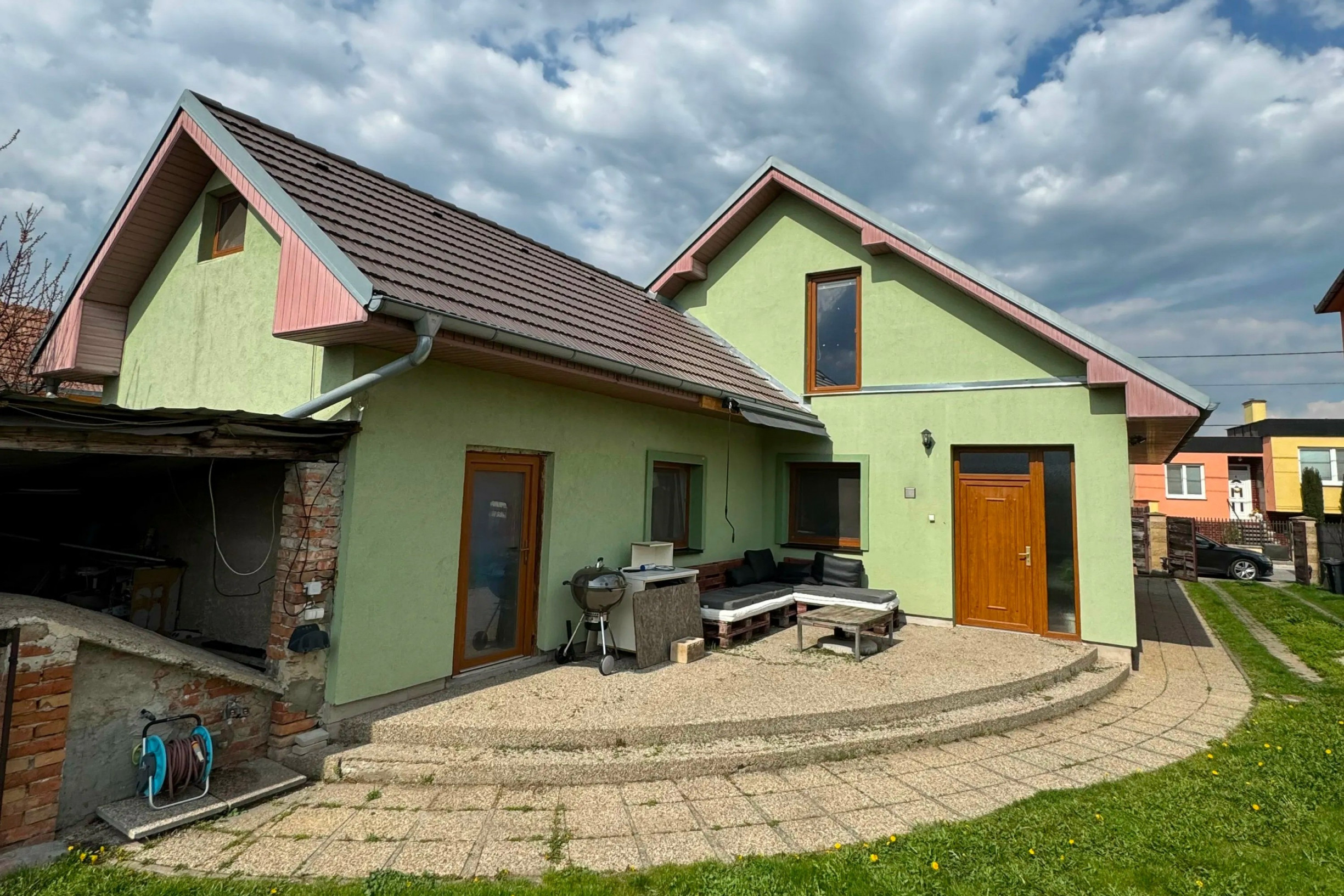 Rodinný dom po rekonštrukcii Dvory nad Žitavou