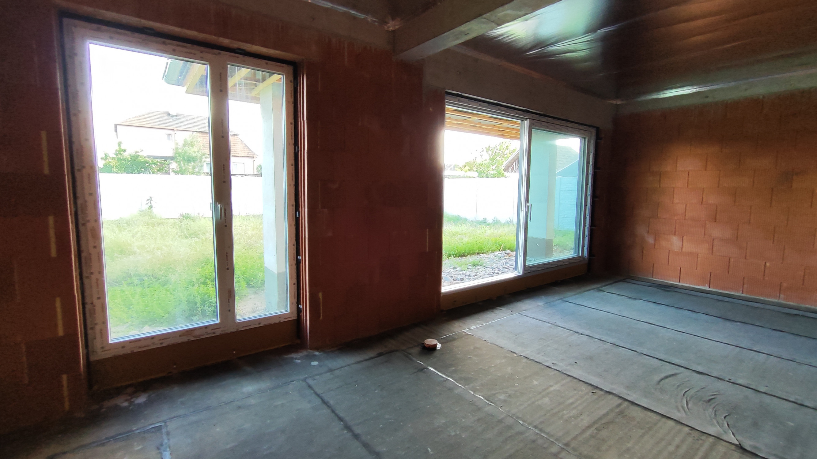 Výhodná ponuka: Na predaj moderný a kvalitný rodinný dom - novostavba v Šuranoch, slnečný pozemok