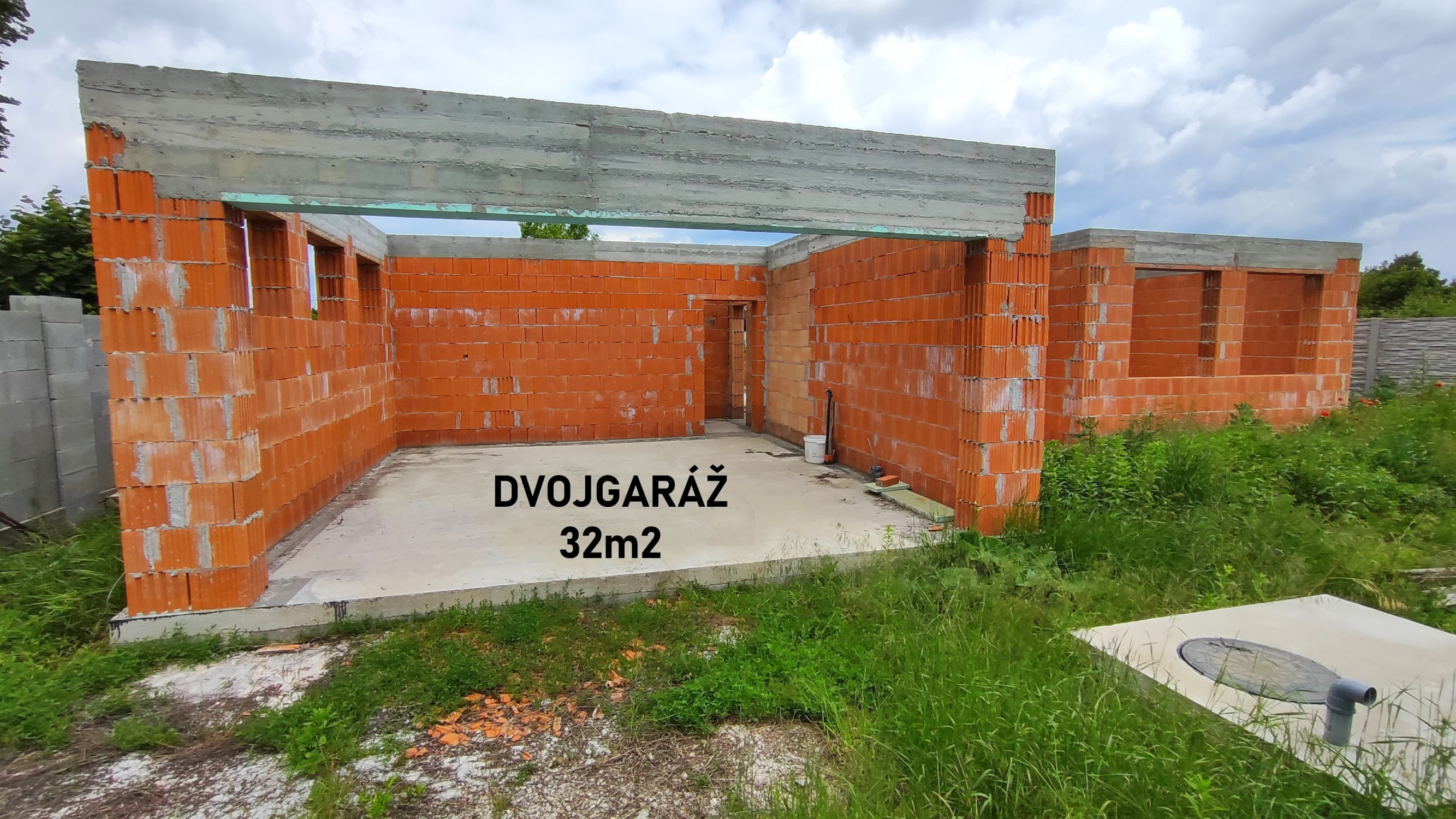 Rodinný dom rozostavaný, len 7km od Nových Zámkov