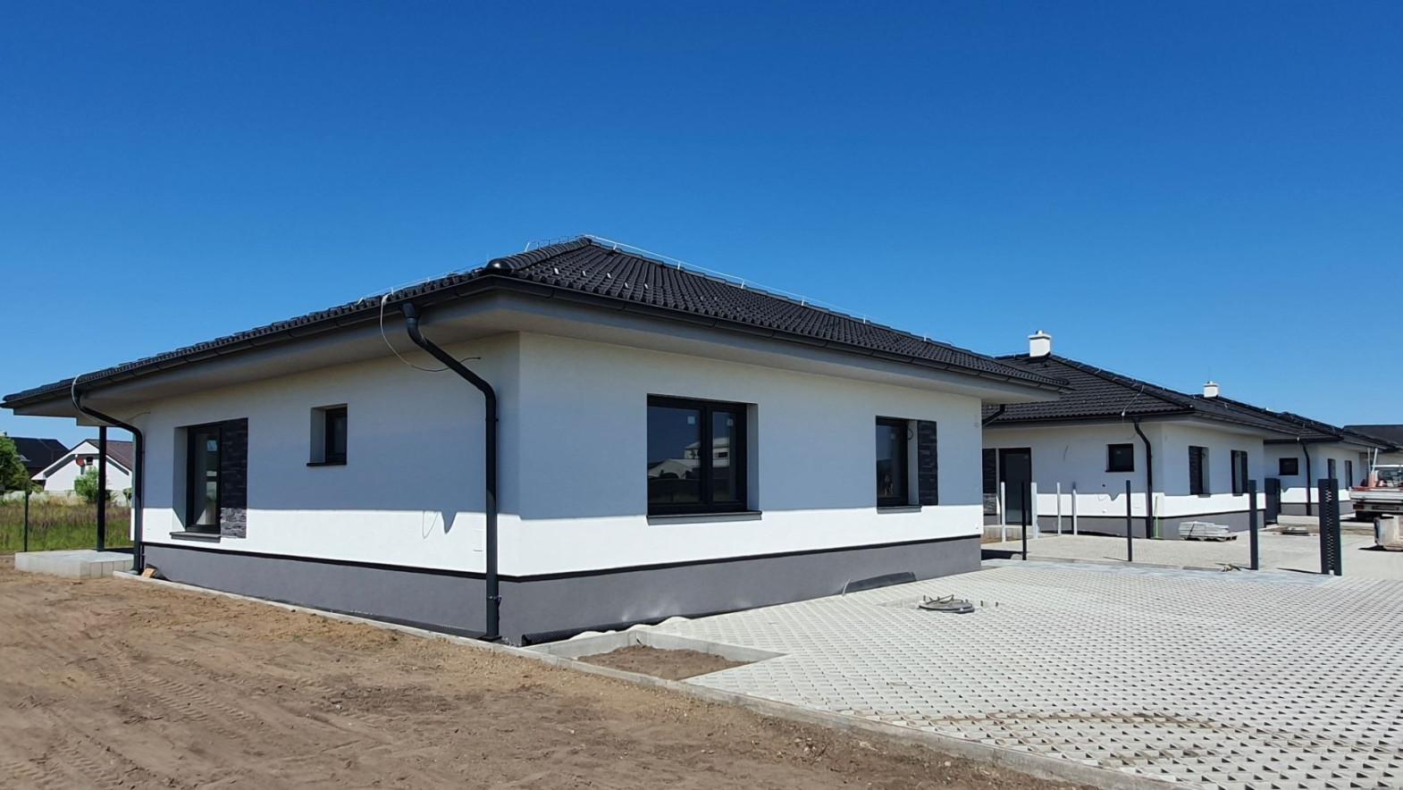 Predaj - Rodinný dom 4 izbový ,, Typ Bungalov " v obci Láb - okr. Malacky