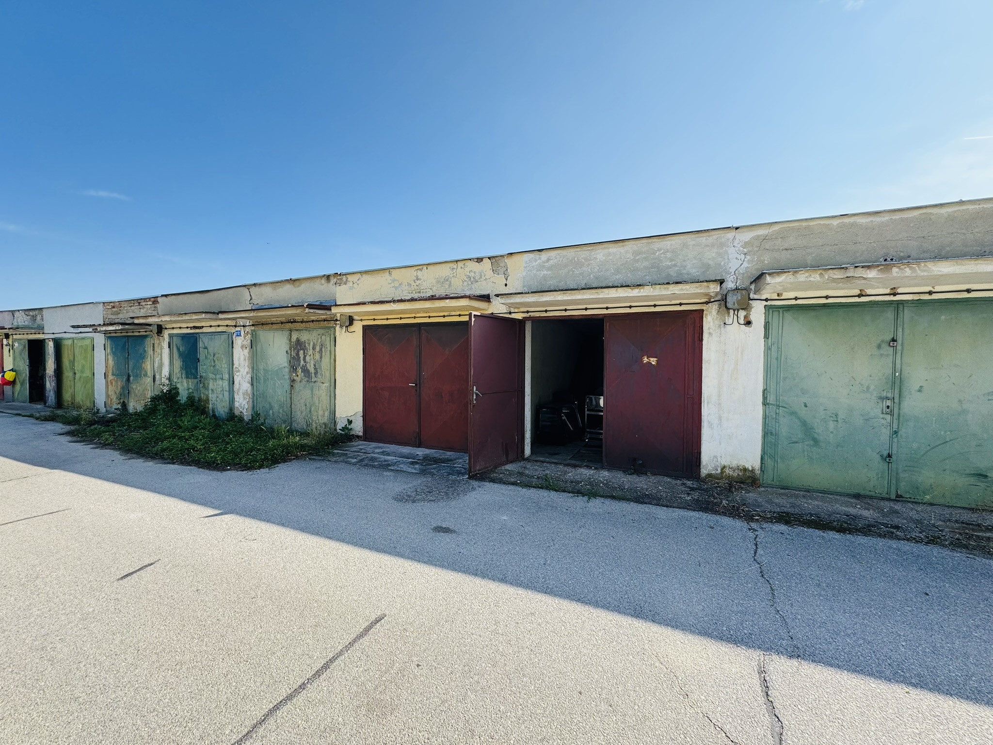 NA PREDAJ GARÁŽ – HOLÍČ, ULICA PRI ŠTADIÓNE