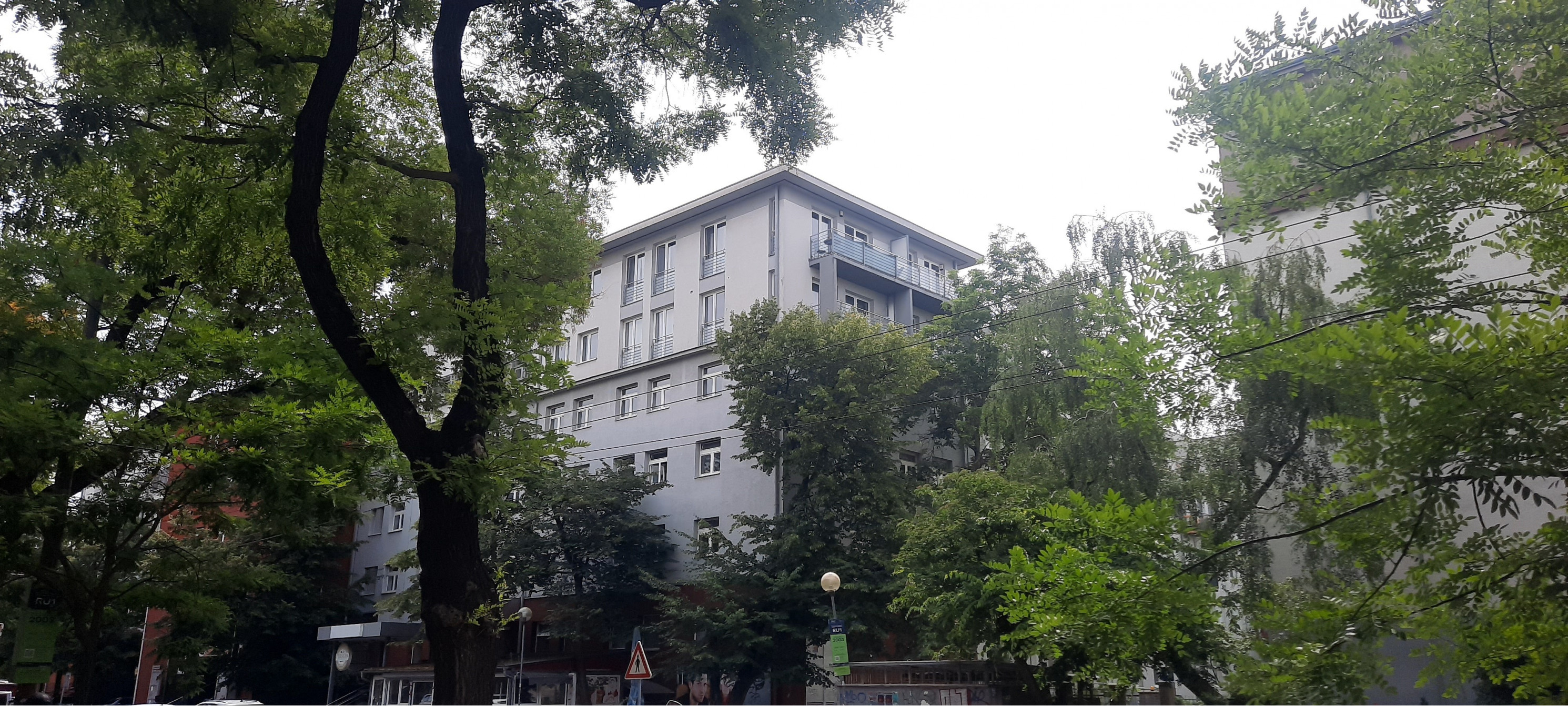 PRENAJATY: 2 I. BYT 70 M2, BRATISLAVA - RUŽINOV - NIVY, ZÁHRADNICKÁ ULICA (PARKOVANIE VO DVORE V CENE).