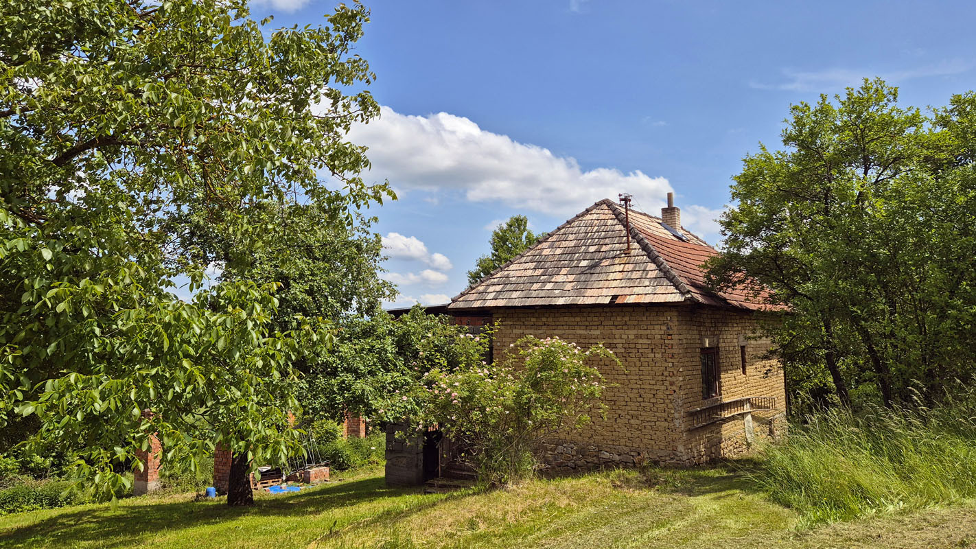 Pozemok na myjavských kopaniciach v obci Polianka 1 h od BA