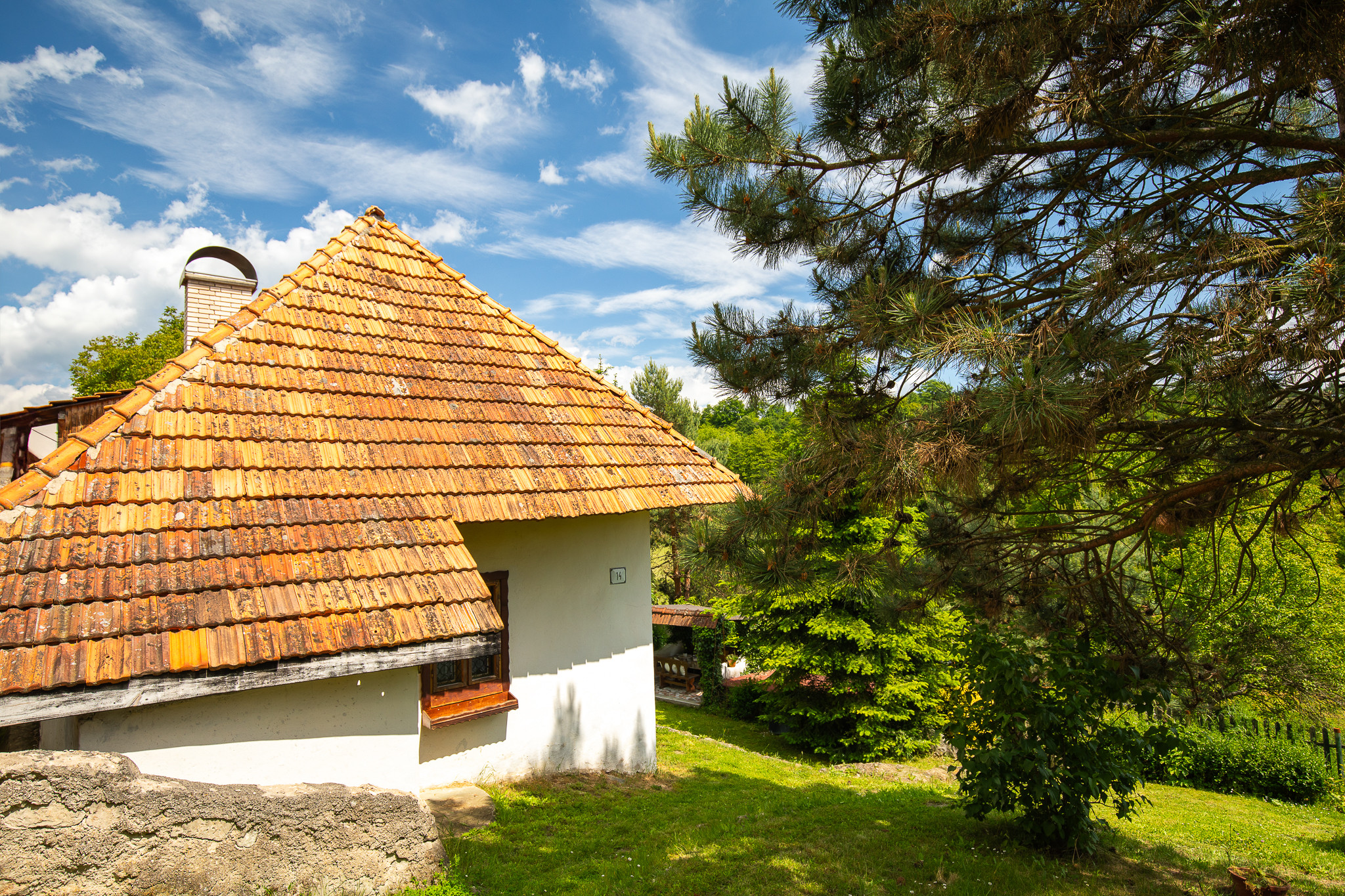 Pokojná chalupa s dušou v Štiavnických vrchoch – Jabloňovce.