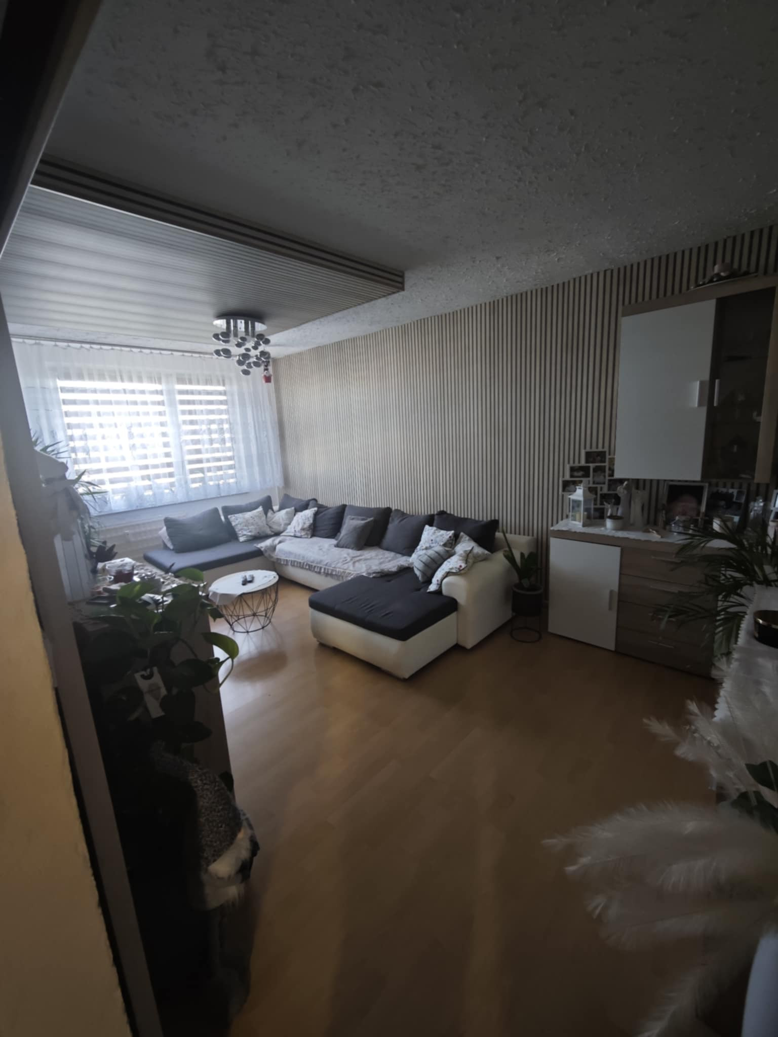 Výhodná ponuka: Na predaj – Priestranný 4-izbový byt po rekonštrukcii so špajzou a balkónom na sídlisku JUH – Nové Zámky