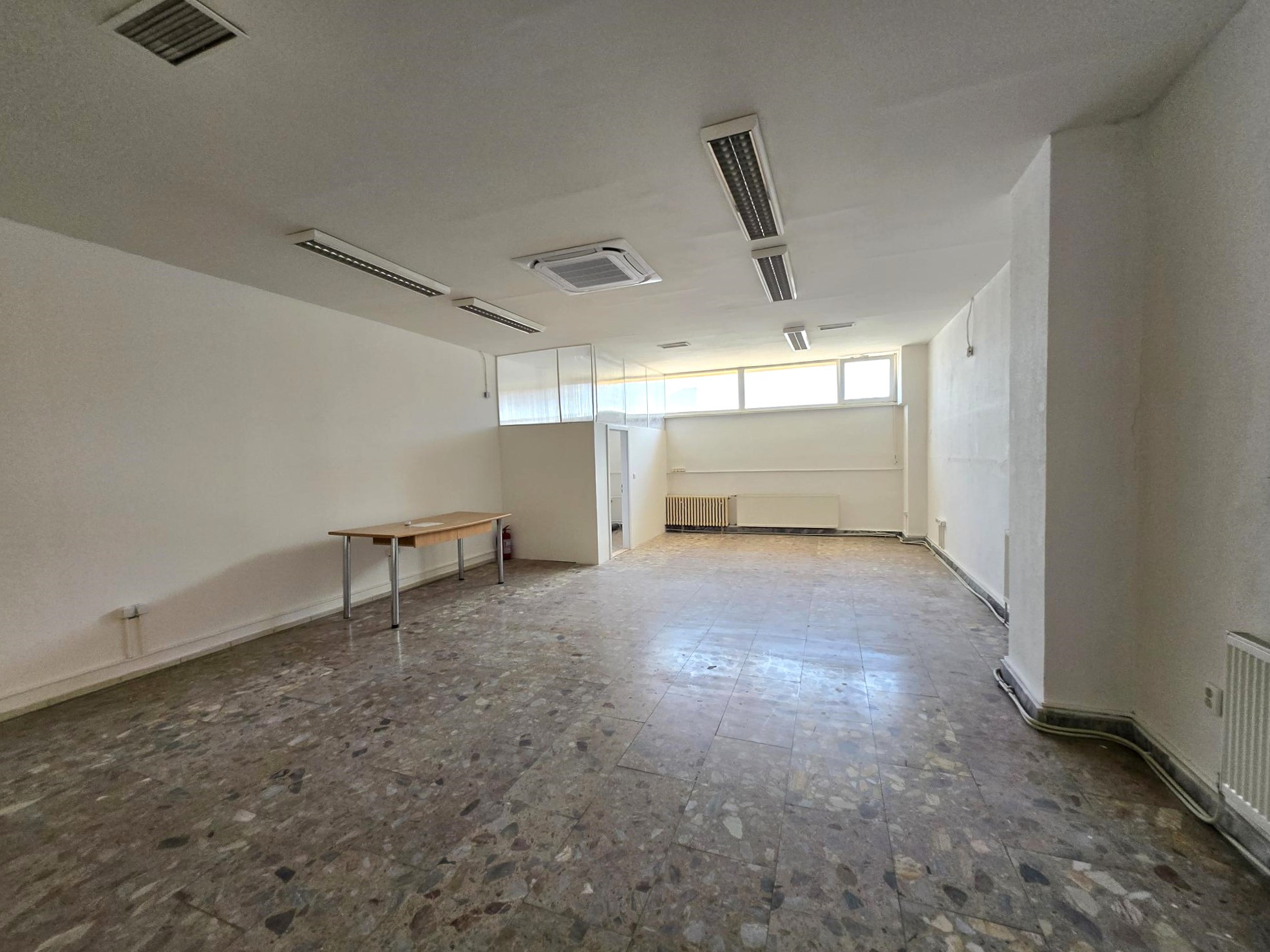 Prenájom -  obchodné priestory 70m2 - Petržalka BA V