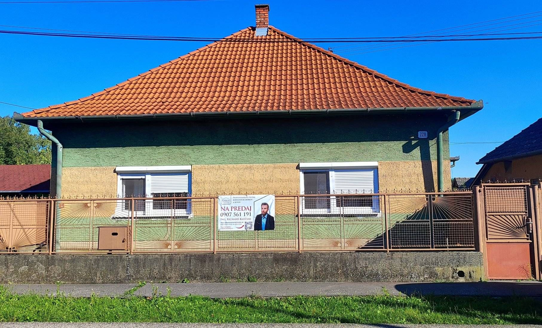 EXKLUZÍVNE: Rodinný dom na poz. 9á, garáž, Trnovec n/Váhom